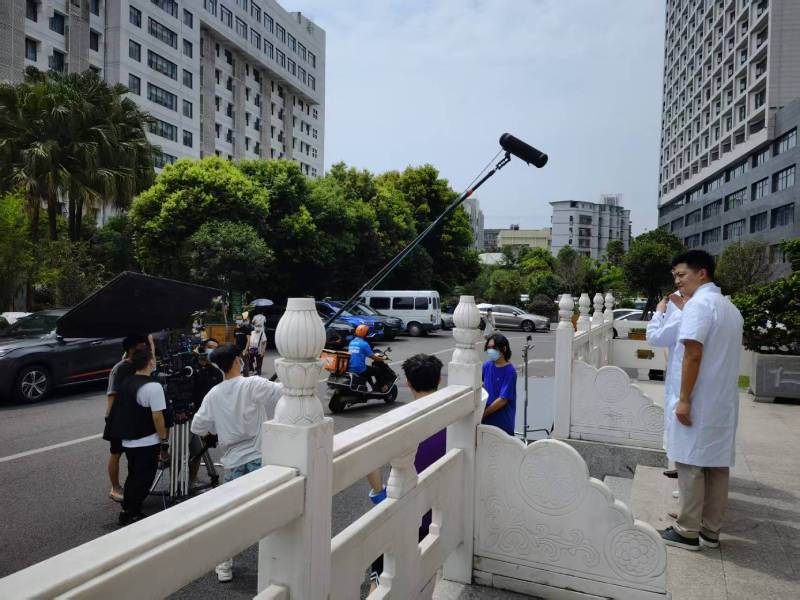 老城区广告片拍摄公司低成本实现高规格制作的诀窍